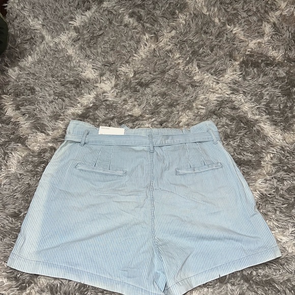 Pin stripped tie-front detail mom shorts - Picture 2 of 4
